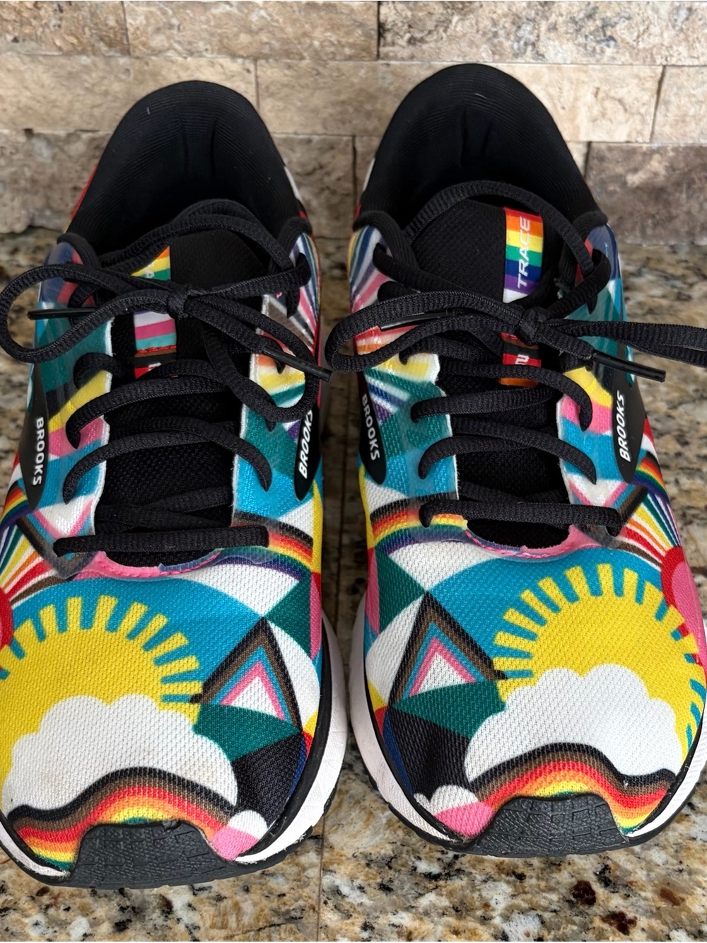 Brooks Lisa Congdon x Brooks Trace Multicolor Sneaker 1203751B074